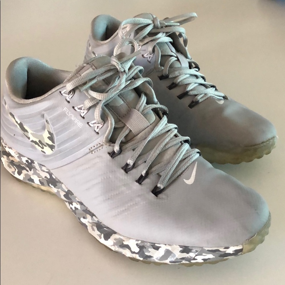 NIKE Force Zoom Trout 2 Turf